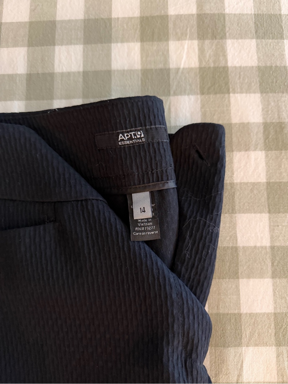 Apt. 9 Ladies Black Seersucker-Texture Casual Shorts